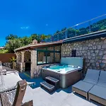Vacation With Private Heated Pool Casa vacanze