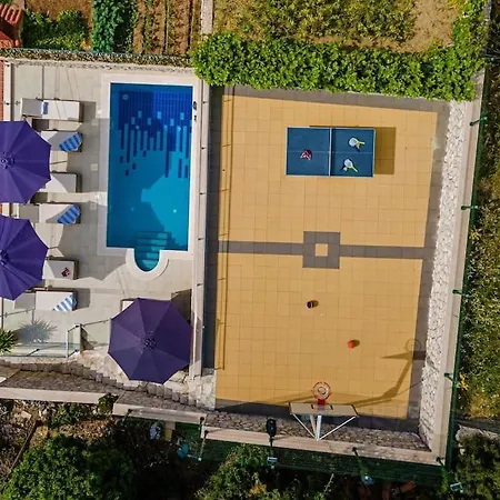 Ferienhaus Vacation Home With Private Heated Pool