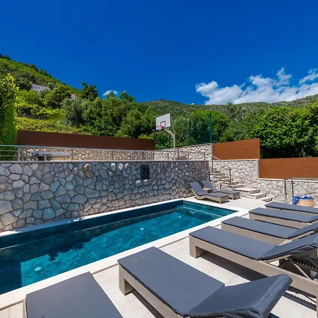 Ferienhaus Vacation Home With Private Heated Pool Zaton (Dubrovnik-Neretva)
