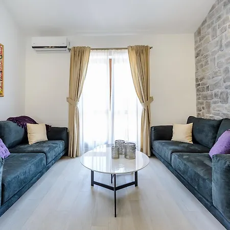 Vacation Home With Private Heated Pool Ferienhaus Zaton (Dubrovnik-Neretva)