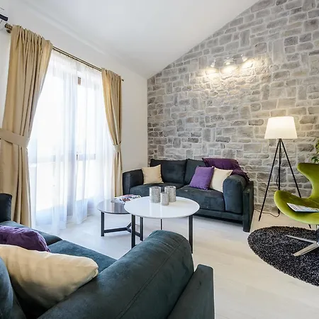 Ferienhaus Vacation Home With Private Heated Pool Zaton (Dubrovnik-Neretva)