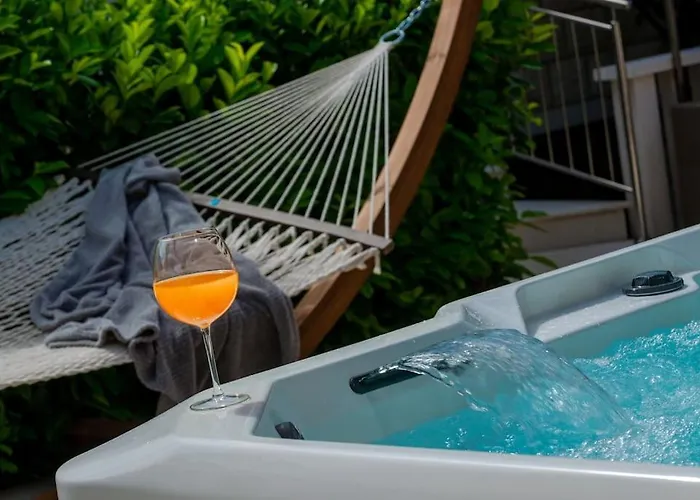 Vacation With Private Heated Pool 펜션 *