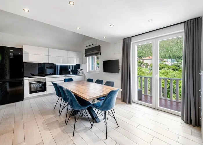 Vacation With Private Heated Pool 자톤